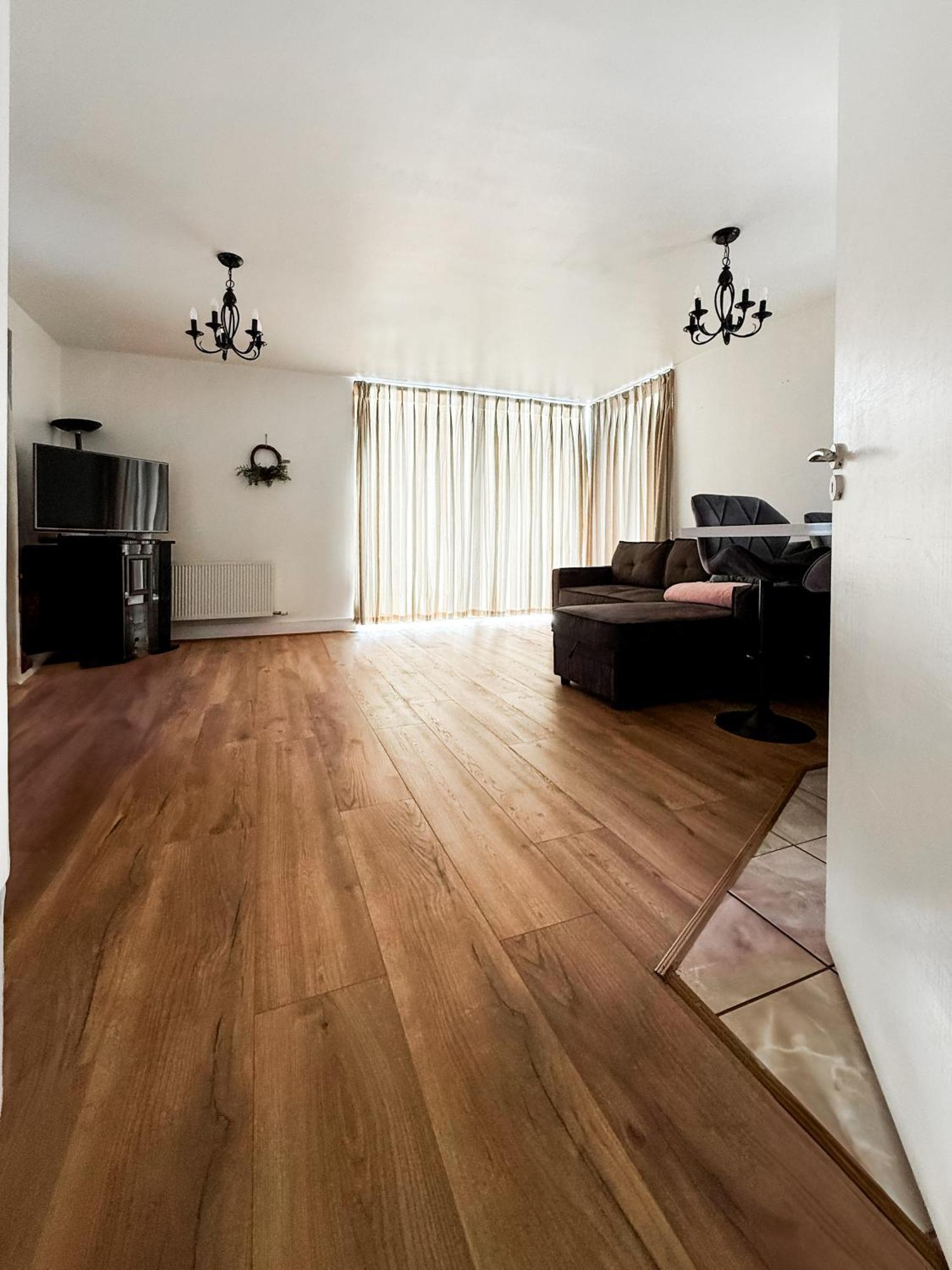 Skyview Retreat Spacious Comfort Лукан Экстерьер фото